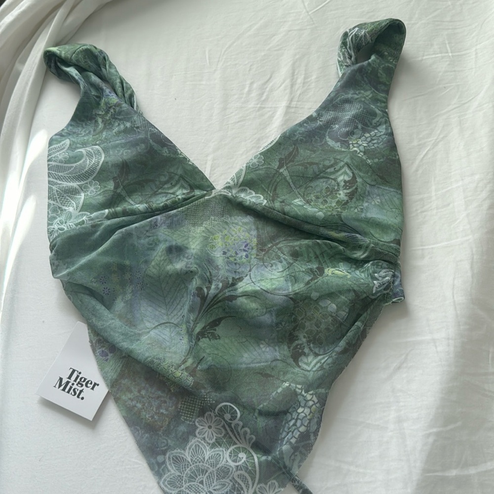 Tiger Mist Theo Top green in size XXS